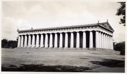 B&W photo of the Parthenon in Nashville, TN.