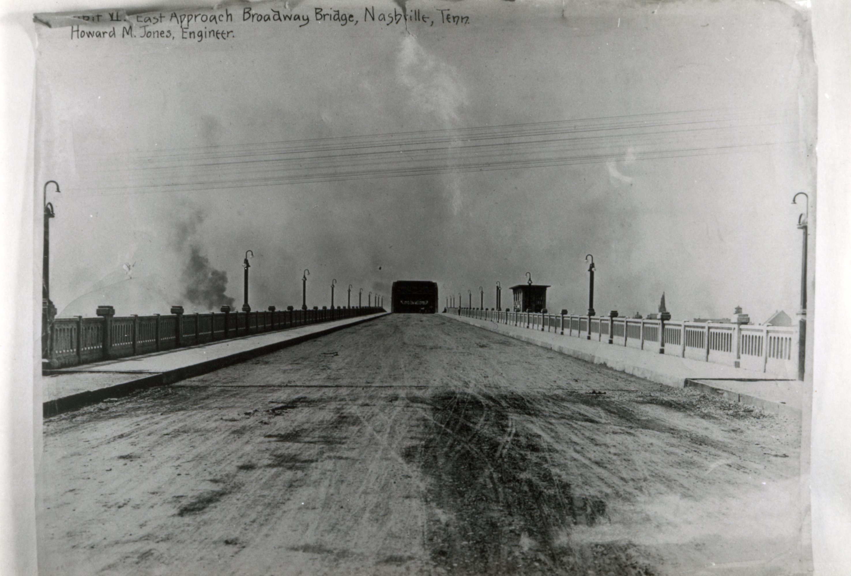 View facing up the ramp of the Broadway Bridge in Nashville in 1908